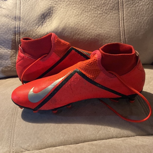 nike phantom ghost lace soccer cleats